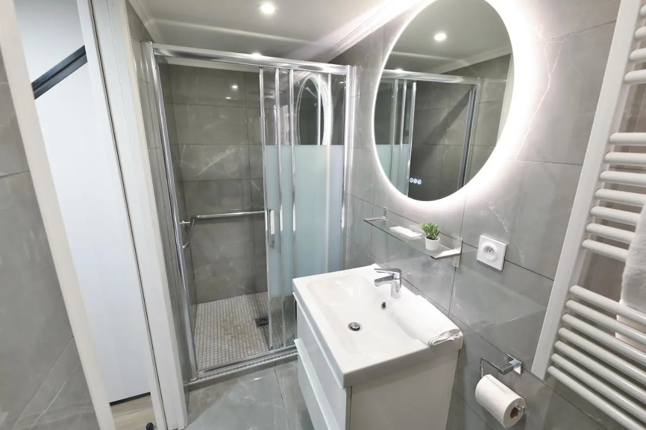 New Modern Saint Germain Latin Quarter Bed & Breakfast
