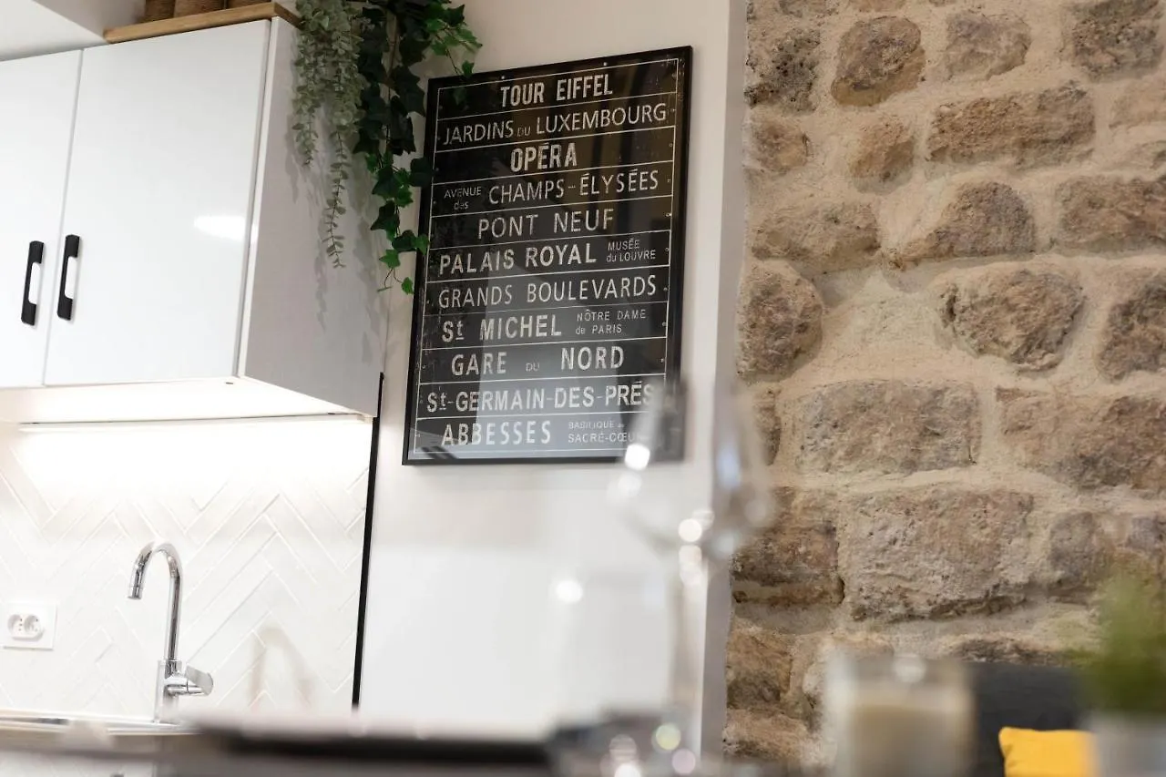 New Modern Saint Germain Latin Quarter Bed and Breakfast